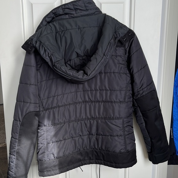 Patagonia Women’s Jacket - Picture 12 of 16